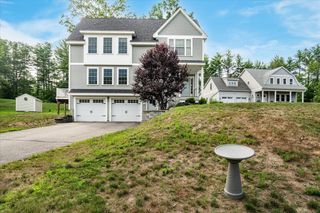 12 Boulder Drive, Newmarket, NH 03857