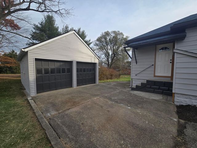 317 E Highland Drive, Zanesville, OH 43701