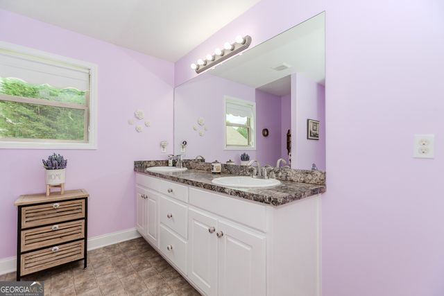 1411 Silvergate Way, Winder, GA 30680