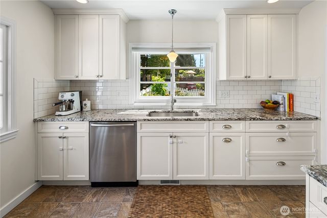 3806 W Bertona Street, Seattle, WA 98199