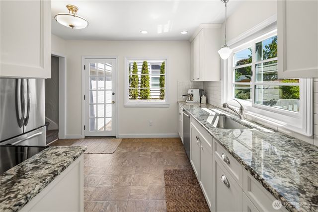 3806 W Bertona Street, Seattle, WA 98199