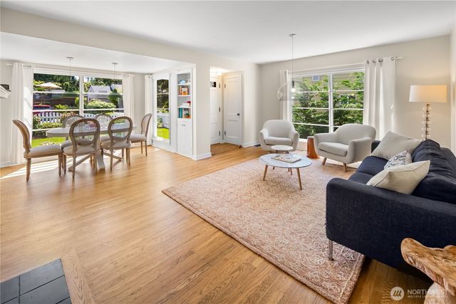 3806 W Bertona Street, Seattle, WA 98199