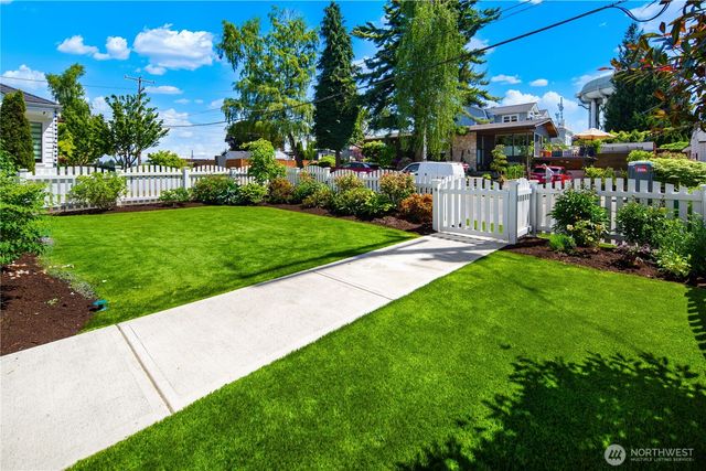3806 W Bertona Street, Seattle, WA 98199