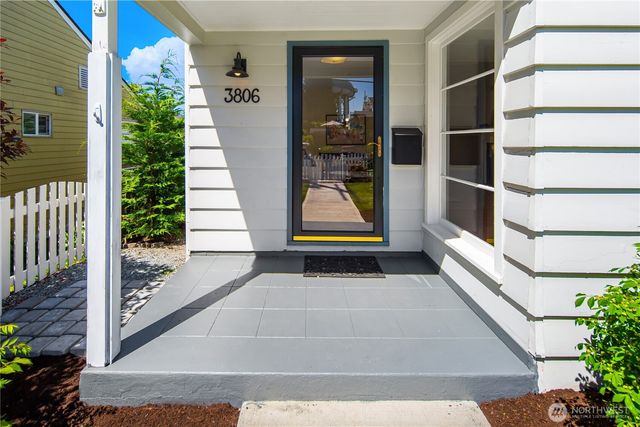 3806 W Bertona Street, Seattle, WA 98199
