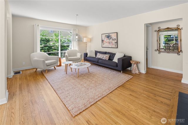3806 W Bertona Street, Seattle, WA 98199