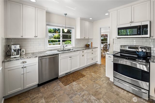 3806 W Bertona Street, Seattle, WA 98199