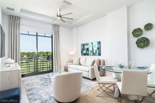 101 8th ST S 308, Naples, FL 34102