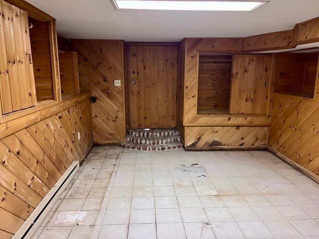 79 Newton Ave N, Worcester, MA 01602