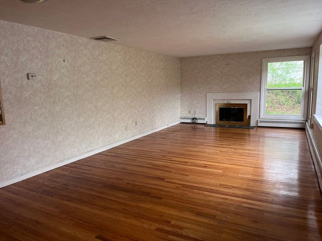 79 Newton Ave N, Worcester, MA 01602