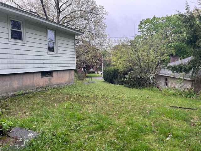 79 Newton Ave N, Worcester, MA 01602