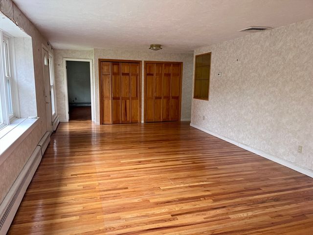 79 Newton Ave N, Worcester, MA 01602