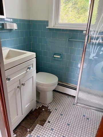 79 Newton Ave N, Worcester, MA 01602