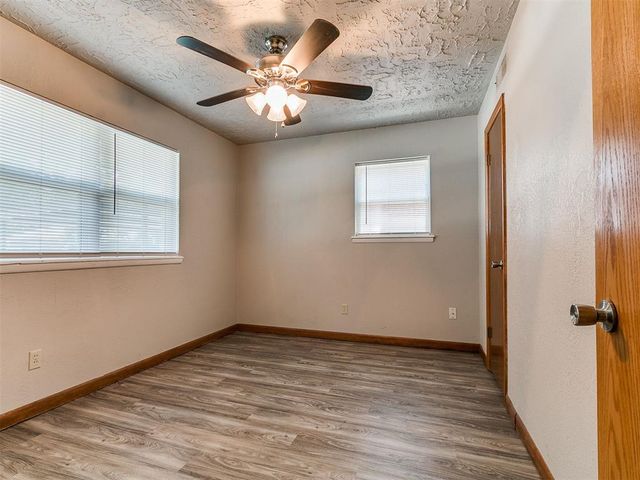 212 S Mercedes Drive, Norman, OK 73069