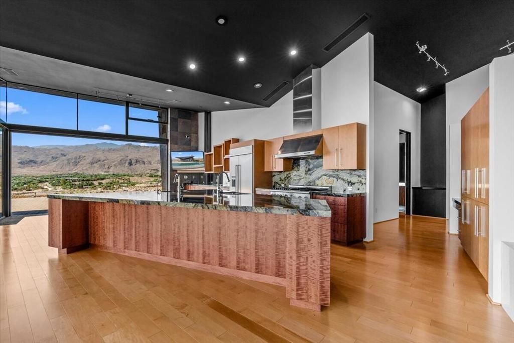 Image 26 of property listing at 48710 Paisano Road, Palm Desert, CA 92260