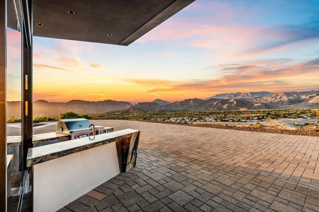 Image 32 of property listing at 48710 Paisano Road, Palm Desert, CA 92260