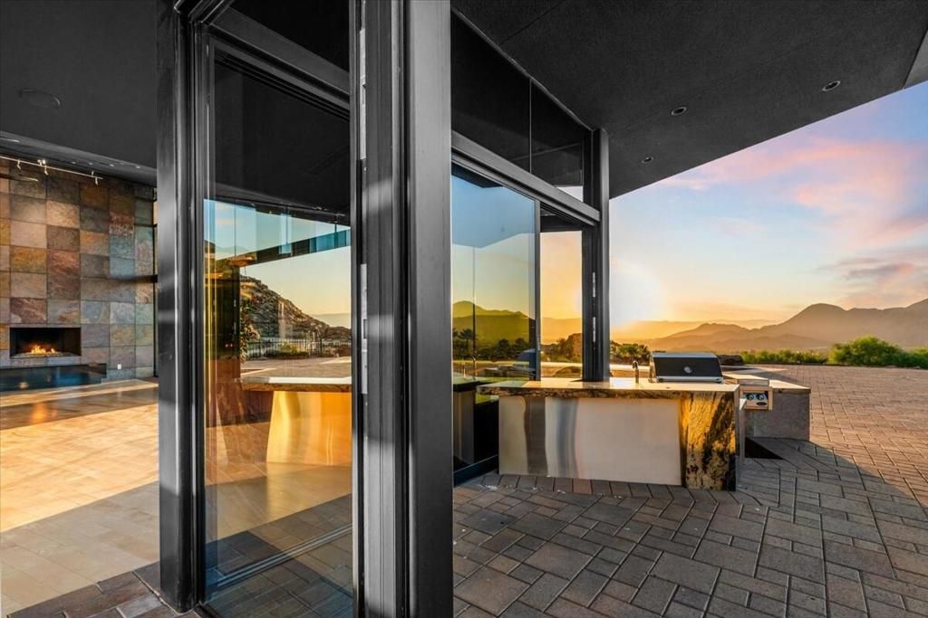 Image 33 of property listing at 48710 Paisano Road, Palm Desert, CA 92260