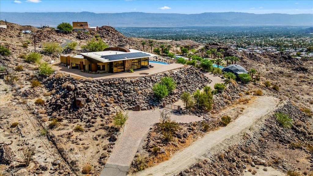 Image 7 of property listing at 48710 Paisano Road, Palm Desert, CA 92260