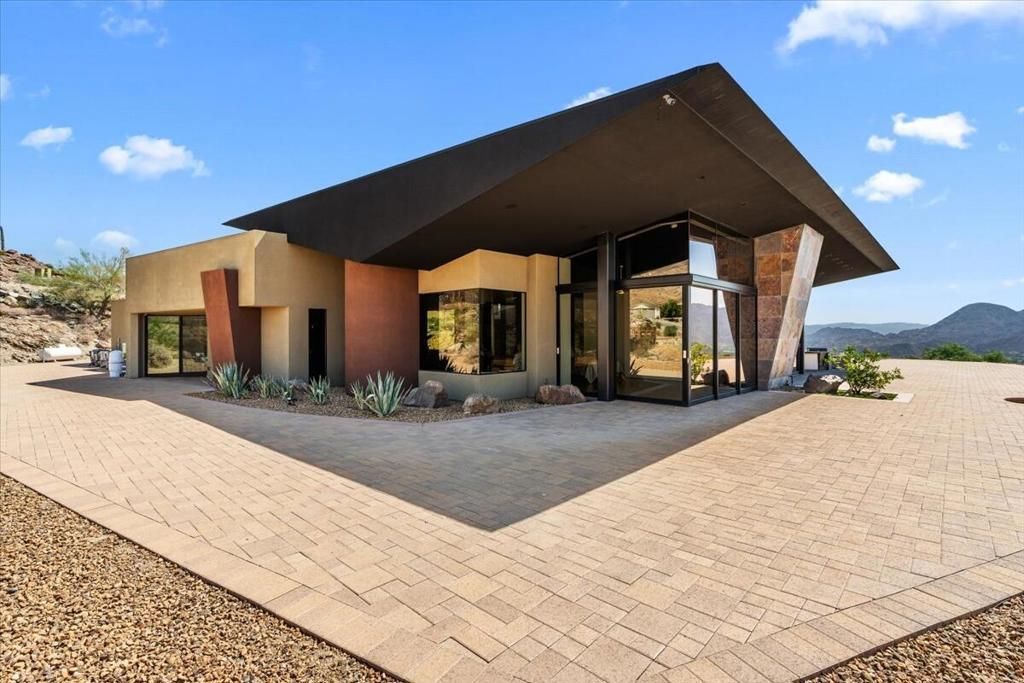 Image 75 of property listing at 48710 Paisano Road, Palm Desert, CA 92260