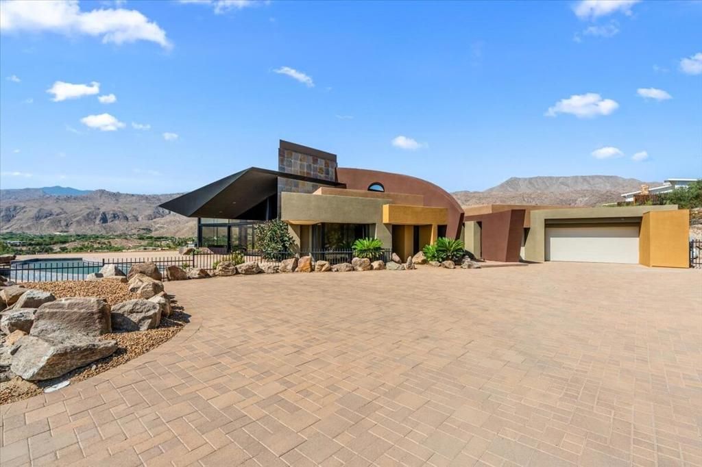 Image 8 of property listing at 48710 Paisano Road, Palm Desert, CA 92260