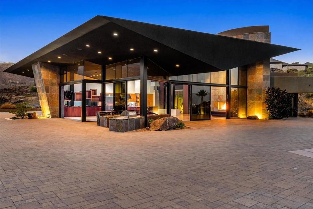 Image 90 of property listing at 48710 Paisano Road, Palm Desert, CA 92260