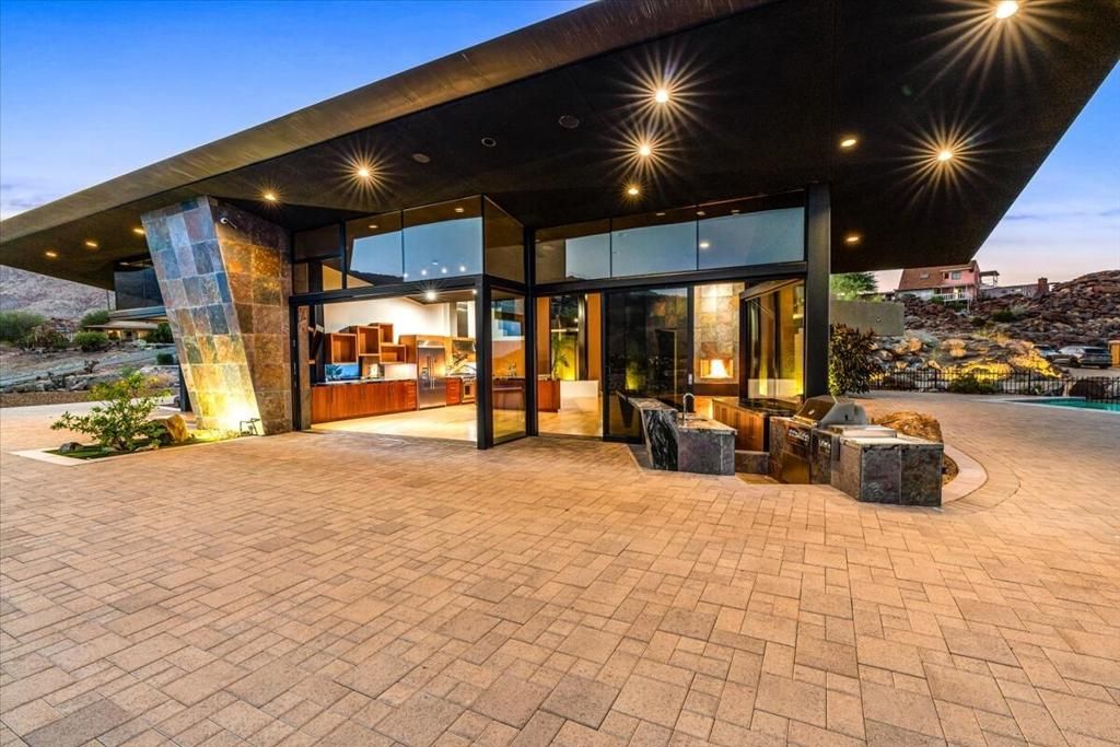 Image 91 of property listing at 48710 Paisano Road, Palm Desert, CA 92260