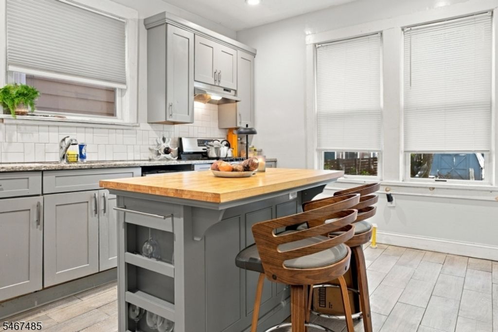 340 Central Ave, City Of Orange Twp., NJ 07050 — photo 2