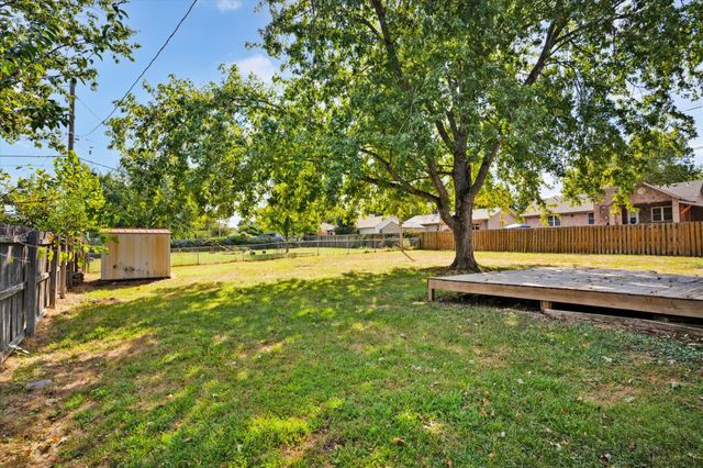 3790 S Colgate Avenue, Springfield, MO 65807