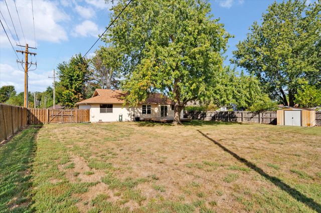 3790 S Colgate Avenue, Springfield, MO 65807