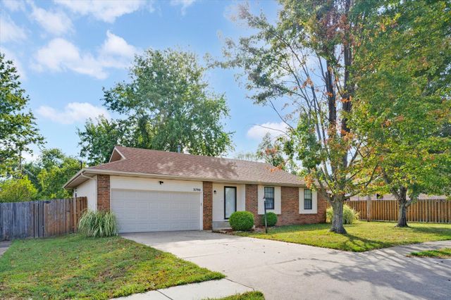 3790 S Colgate Avenue, Springfield, MO 65807
