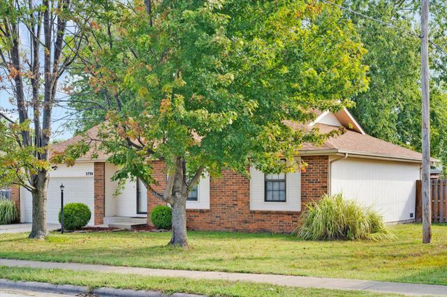 3790 S Colgate Avenue, Springfield, MO 65807