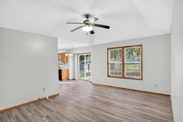 3790 S Colgate Avenue, Springfield, MO 65807
