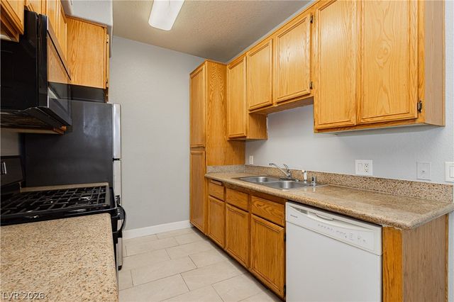 3318 DECATUR Boulevard 1082, Las Vegas, NV 89032