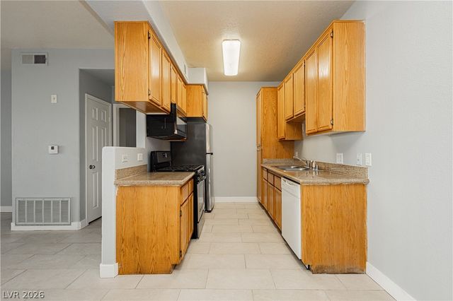 3318 DECATUR Boulevard 1082, Las Vegas, NV 89032