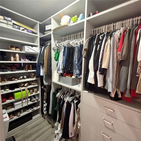 9023 NW 148th Ter, Miami Lakes, FL 33018