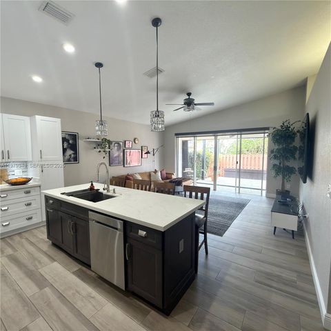 9023 NW 148th Ter, Miami Lakes, FL 33018