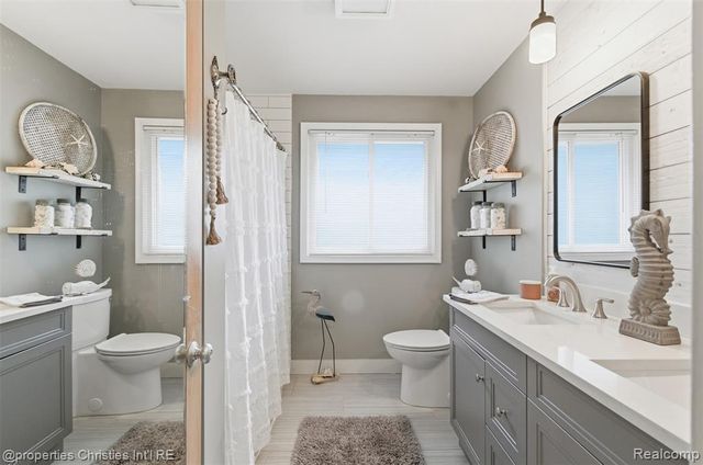 4305 Meadowlane Court, Bloomfield Hills, MI 48304