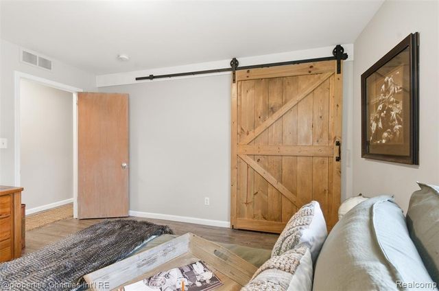 4305 Meadowlane Court, Bloomfield Hills, MI 48304