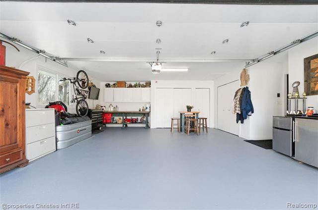 4305 Meadowlane Court, Bloomfield Hills, MI 48304