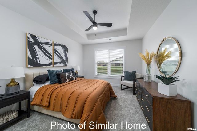 301 E DONAHUE Street, Eldridge, IA 52748