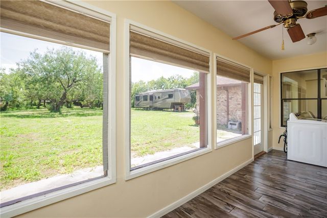 10821 Annaville Road, Corpus Christi, TX 78410