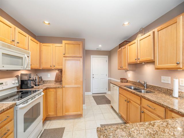 62 Denali Lane, Waynesville, NC 28786