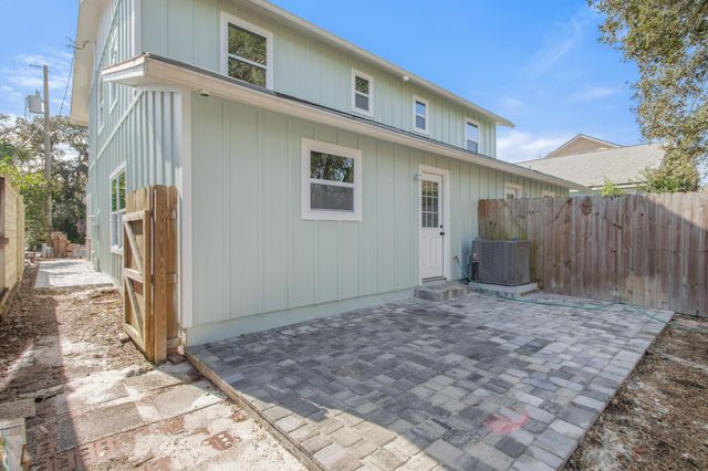 112 2nd St, St Augustine, FL 32080
