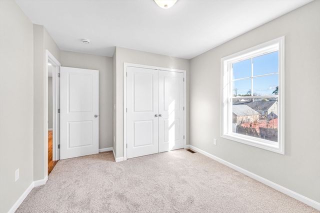 39 Wallace St, Springfield, MA 01119