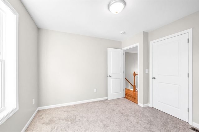 39 Wallace St, Springfield, MA 01119