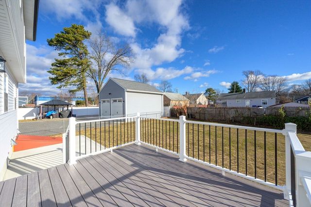 39 Wallace St, Springfield, MA 01119