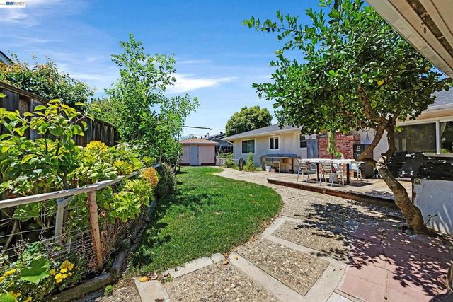 1742 Mendocino Dr, Concord, CA 94521