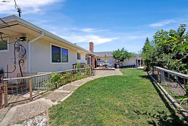 1742 Mendocino Dr, Concord, CA 94521