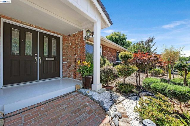 1742 Mendocino Dr, Concord, CA 94521