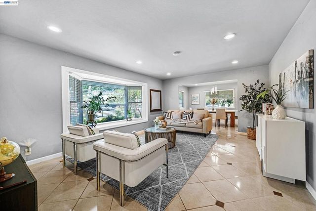 1742 Mendocino Dr, Concord, CA 94521