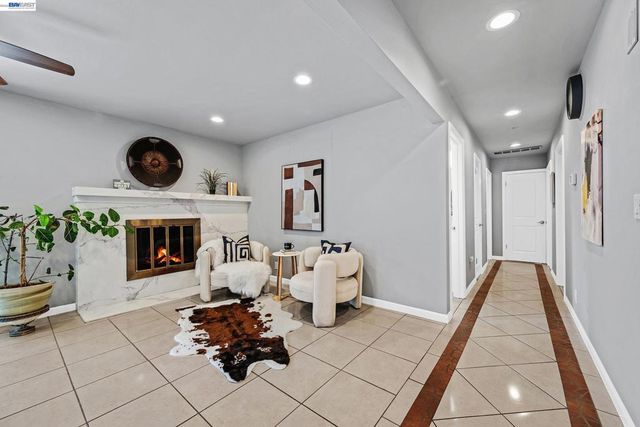 1742 Mendocino Dr, Concord, CA 94521